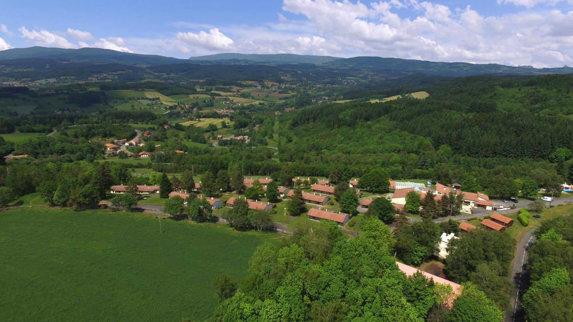 Vvf Villages « Les Monts Du Forez » Saint-Jean-La-Vetre Ngoại thất bức ảnh